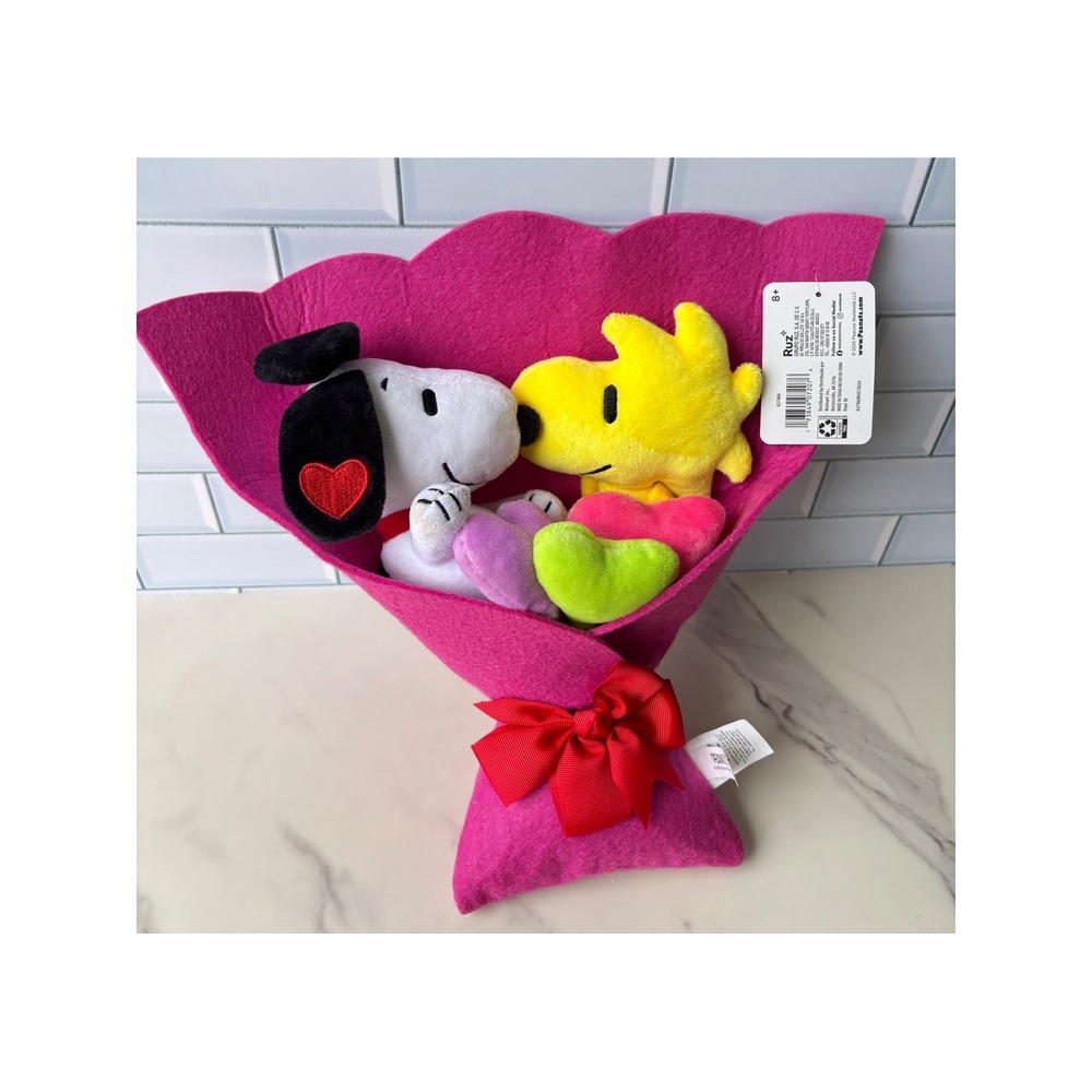 Peanuts Snoopy Woodstock Plush Bouquet Pink Felt Hearts Valentine Gift‎ NEW